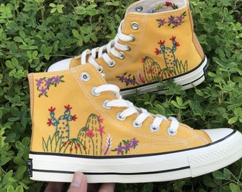 patterned converse womens