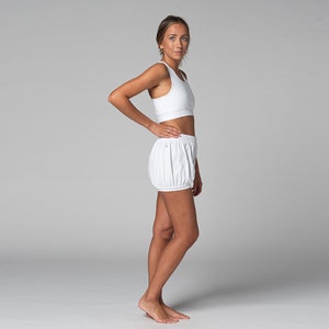 Short Femme Traditionnel Iyengar Coton Bio Chin Mudra Blanc