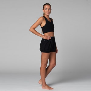 Short Femme Traditionnel Iyengar Coton Bio Chin Mudra Noir