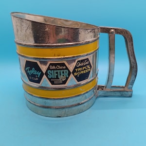 vintage foley 5 cup triple screen sifter sift-chine, mcm, kitchen, farm house, retro, 30s, 40s, 50s