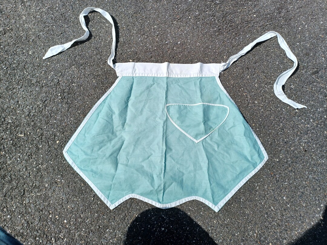 OSFM 1940s Green Christmas Tree Half Apron