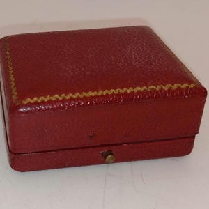 antique red leather, with gold trim push button Jewelry display presentation box, window, vintage, small necklace