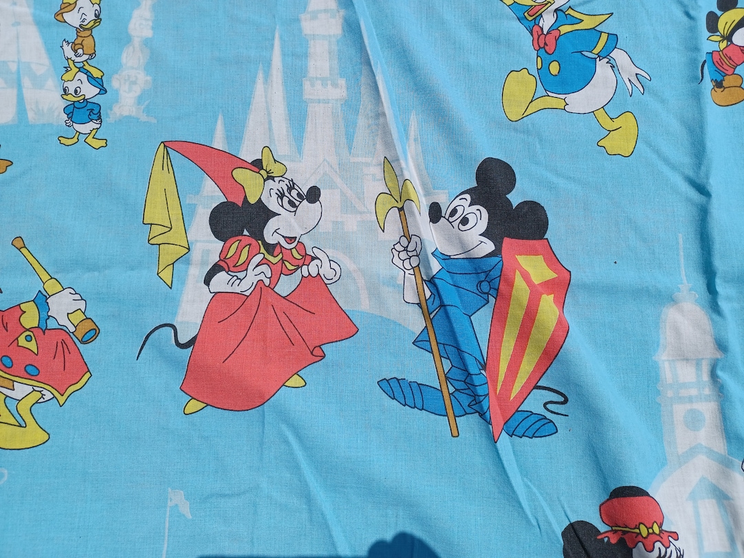 ディズニー　シンデレラ　ビンテージ　フラットシーツ Pacific Vintage Disney World Fitted Twin Sheet, Cinderella's