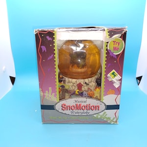 Musical SnoMotion witch halloween waterglobe, snow globe, Kcare, 2000s