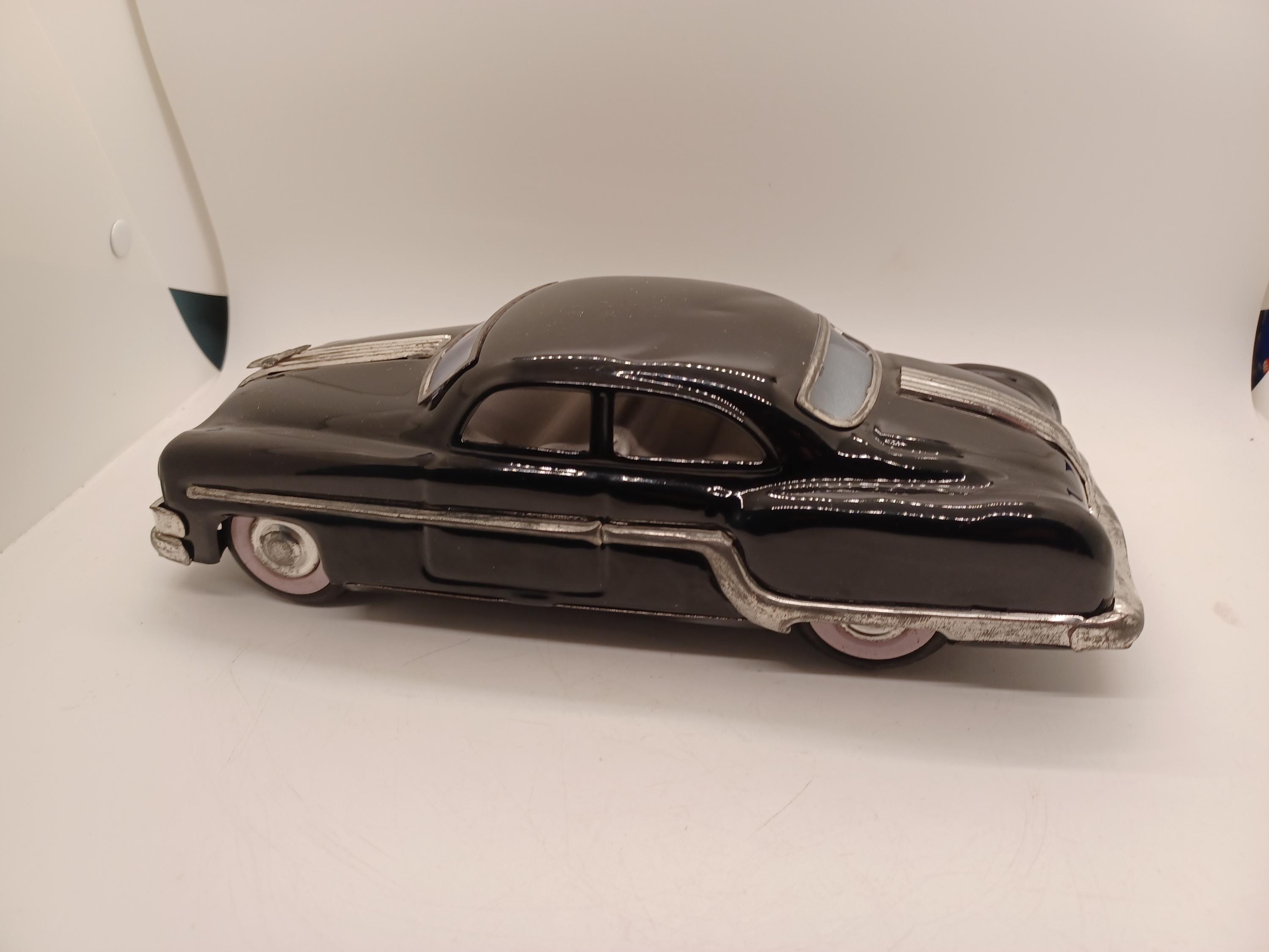 1954 Pontiac Chieftain Friction Toy Car 10