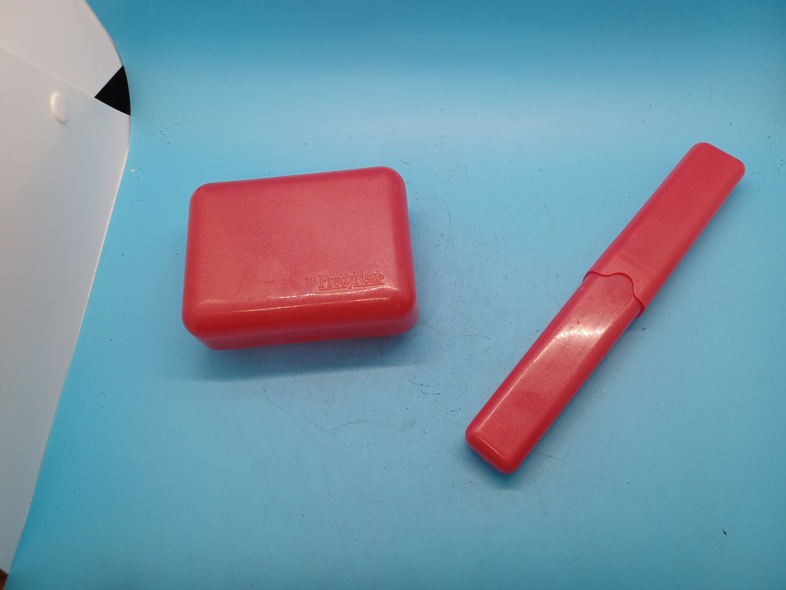 Pretty Neat / Goody Products 90s Plastic Travel Soap Dish, and