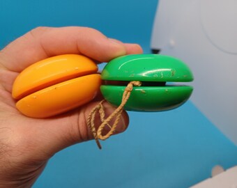 ONE 1960s / 1970s Duncan Special Yo-yo, Green or Orange, Toy