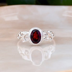 Designer Garnet Ring, Natural Garnet, January Birthstone, 925 Sterling Silver, Garnet Rings For Women, Nature Silver Vintage Unique Gift Her