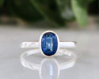 Minimal Kyanite Ring, Natural Blue Kyanite Gemstone, Minimalistic Dainty Solitaire Ring, Sterling Silver, Gift For Her, Blue Stone Wave Ring