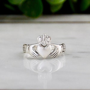 Silver Claddagh Ring, Irish Claddagh Ring, Promise Ring, Heart Love Friendship Ring, Dainty Elegant Silver Ring, 925 Sterling Silver, Gift