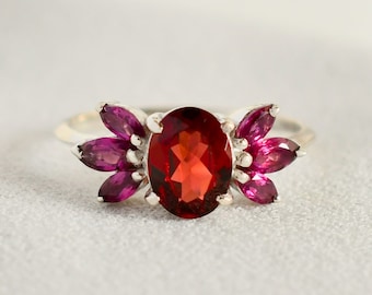 Garnet Ring, Rhodolite Garnet and Red Garnet Ring, January Birthstone, Multistone Modern Ring, Sterling Silver, Unique Cluster Promise Ring