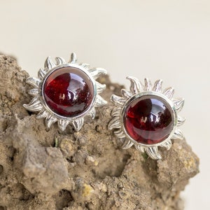Boucles d'oreilles grenat, pierre précieuse rouge naturelle, argent sterling 925, pierre de naissance de janvier, bijoux faits main uniques, cadeau minimaliste pour elle