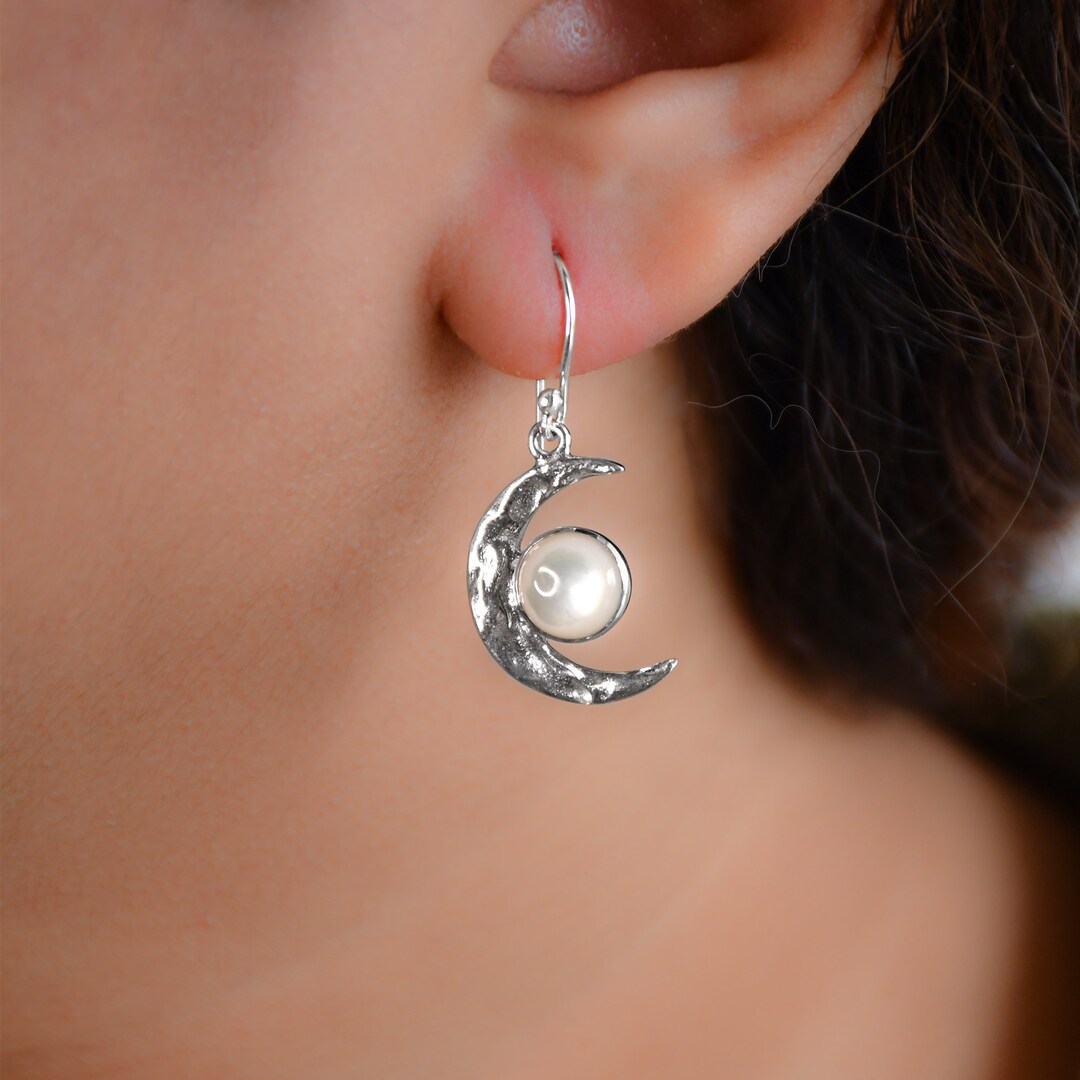 ★MIDNIGHT MOMENT.★ ball pearl clutch earring E17844D88DSWDI.jpg?width=1800