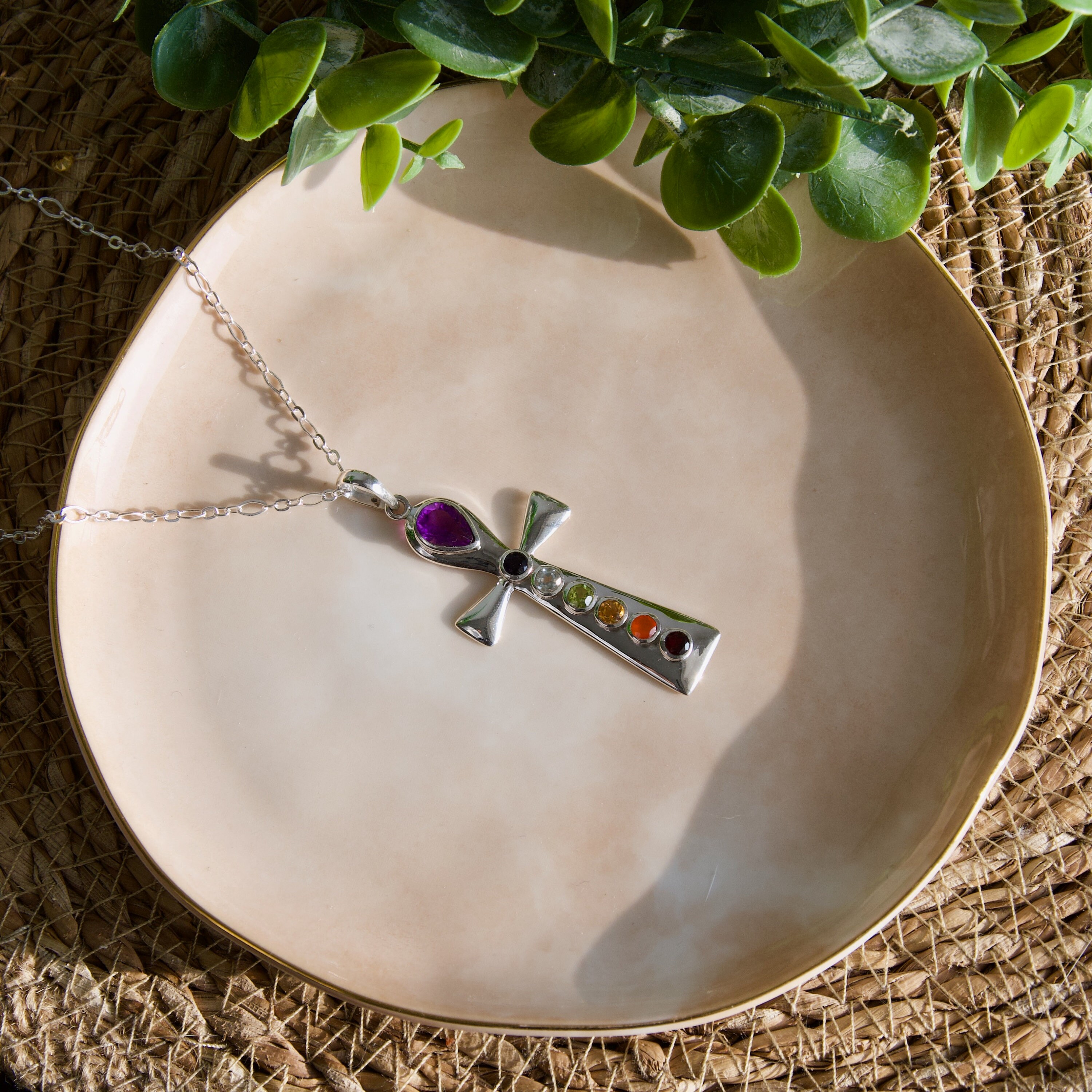 Collana in argento sterling con chakra della radice – Ciondolo curativo – Gioielli chakra per la messa a terra – Regalo spirituale per lei - Italia