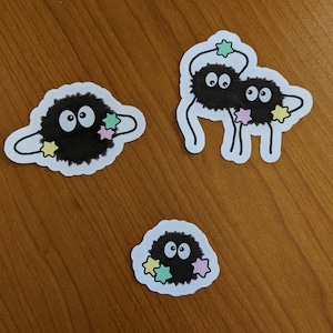 Pegatina de sprite de hollín, pegatina de Susuwatari, pegatina de Studio Ghibli, pegatina de Mi vecino Totoro, pegatina de Spirited Away