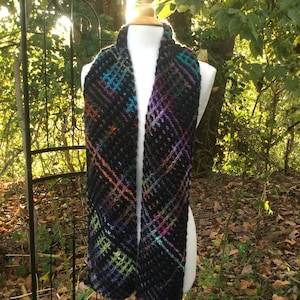 チェック柄スリップステッチスカーフ：手編みスカーフ - ノロ・イトウ糸と豊かなブラックアルパカとウールの組み合わせ - ブラック、ターコイズ、オレンジ、パープル