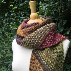 Crazy Quilt-halsduk - PDF-stickmönster - Halsduk med smygstickning - Stash Buster - Kantband med I-cord-mönster