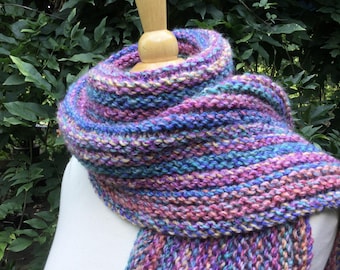 Cotton Candy - Allergiefreier Acrylschal - Handgestrickt - Mit Fransen - Himmelblau, Lavendel, Jade, Pink und Buttergelb