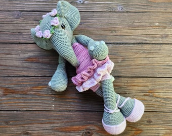 Crochet pattern: amigurumi Elephant Maddy Doll, perfect to gift anyone who loves elephants, crochet ballerina elephant, Erica Elephant