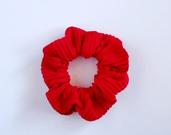 Scarlet Pleated Scrunchie, CLASSIC