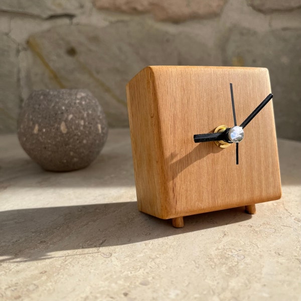 Handmade Natural Wood Color Tabletop Clock, Ultra Quiet Clock for Desk, Christmas Gift for Your Office Friend