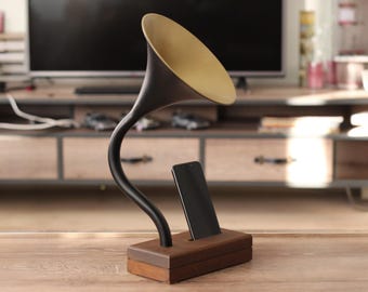 Personalized Black/Gold Acoustic Iphone Gramophone , Personalized Gifts, Vintage Souvenir, Acoustic Speaker, Housewarming Gift