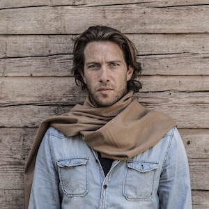 Rare Luxury man Scarf, 100% Pure Guanaco from Patagonia, woven in Italy.