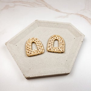 Encantos de arco de madera de ratán natural, hallazgos de arco de ratán, suministros de ratán tejido, hallazgos de pendientes, suministros de joyería