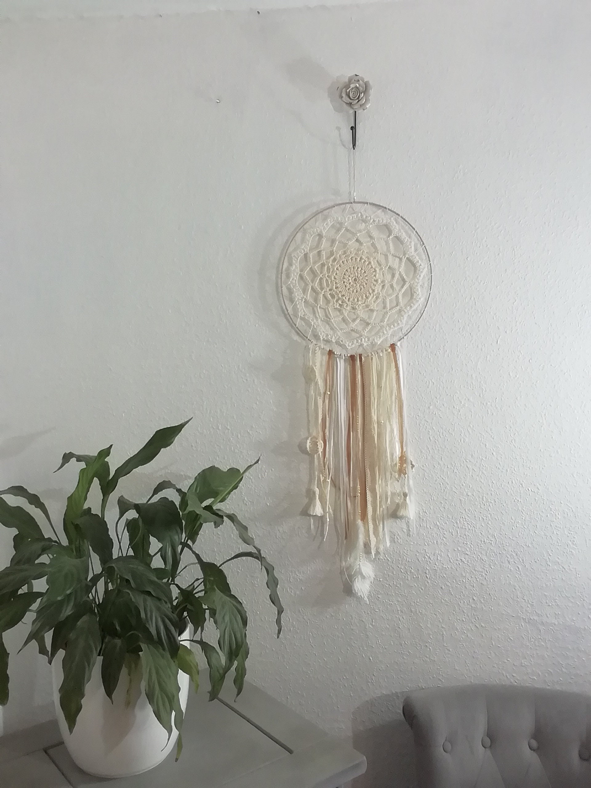 Attrape-Rêves Boho Beige et Blanc Réalisé Au Crochet.