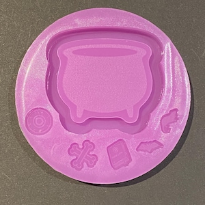 Cauldron Shaker Silicone Mould with Shaker Bits