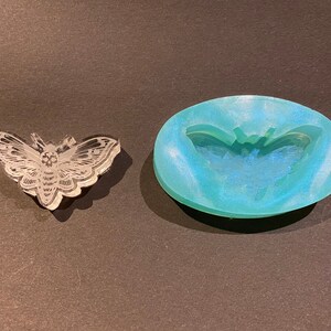 ワックスメルトに最適な、深さ1cmのデスヘッドモスシリコンモールド