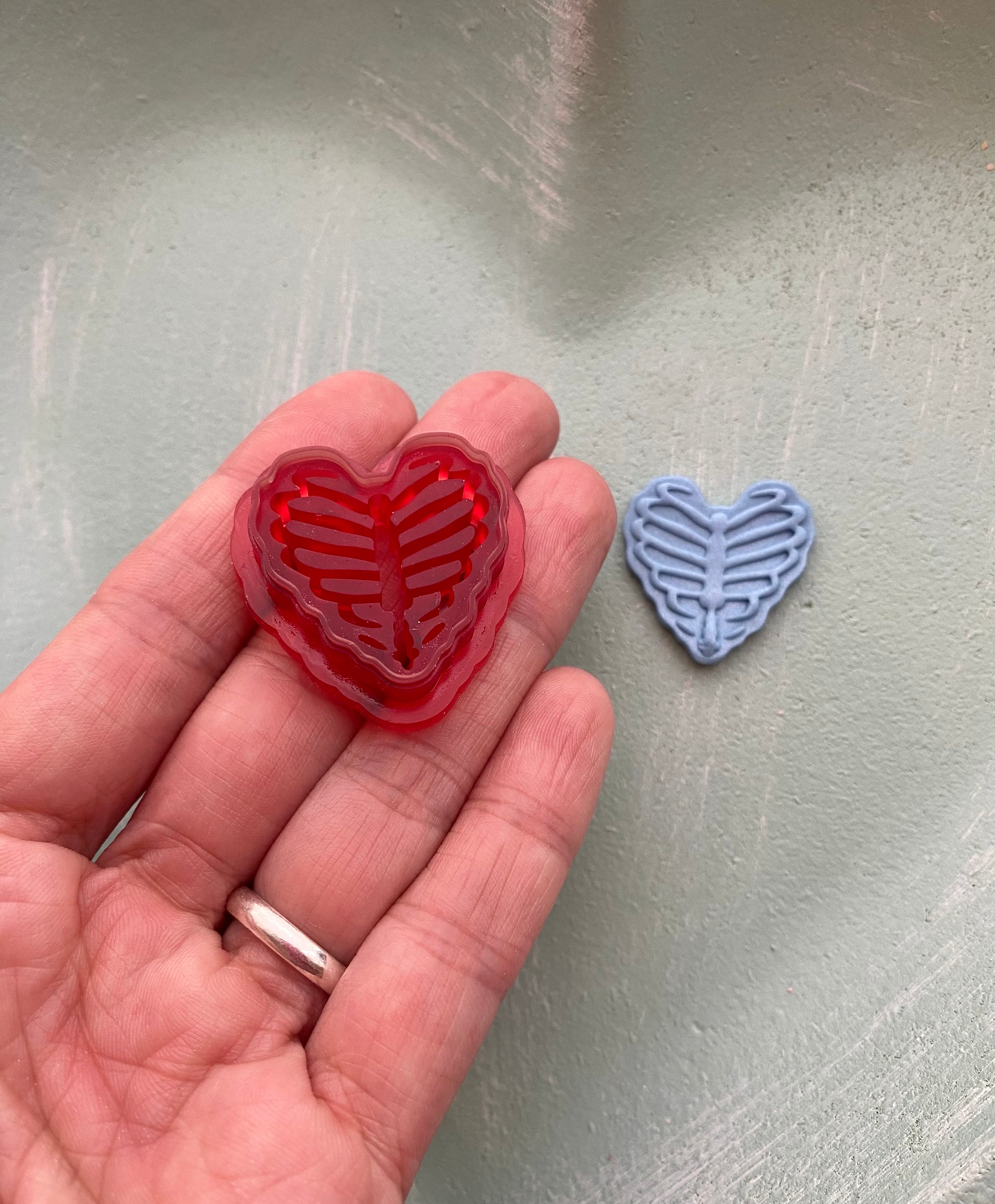 Stila Embossed heart dangle clay cutter – PERNAZJEWEL