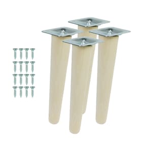 Puede incluir: Conjunto de cuatro patas de muebles de madera con placas metálicas y tornillos. Las patas son de color marrón claro y las placas son plateadas.