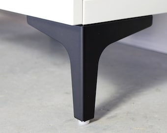 Furniture leg, black matt 10 - 17 cm furniture leg, straight, pin-shaped, steel, with mounting plate.
