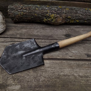Titanium on sale camp shovel