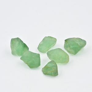Raw Green Fluorite Crystal, Natural Fluorite Stone, Rough Fluorite Gemstone for Jewelry Making, Healing Crystals Bulk, Raw Fluorite Specimen