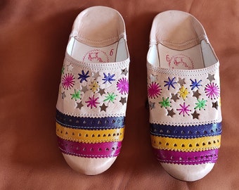 Best slippers for women, Womens Babouche, Moroccan Slippers, Handmade Suede Slippers, Leather Slippers, Slides, Traditional slipper, Natural