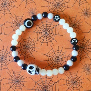 Halloween Bracelet, Glow in the Dark Bracelet, Skull Bracelet,  Halloween Gifts, Beaded Bracelets, Halloween Jewellery