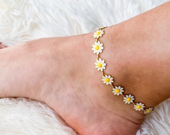 Daisy anklet, 18k gold filled, daisy chain, flower ankle bracelet, white and gold, trendy anklet, waterproof, adjustable, gift for her