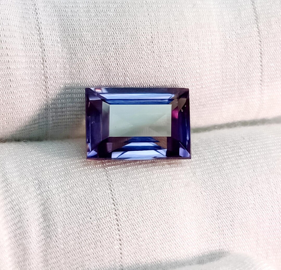 Emerald Cut Alexandrite Gemstone: Colour Changing Loose Stone, 8 Cts ...