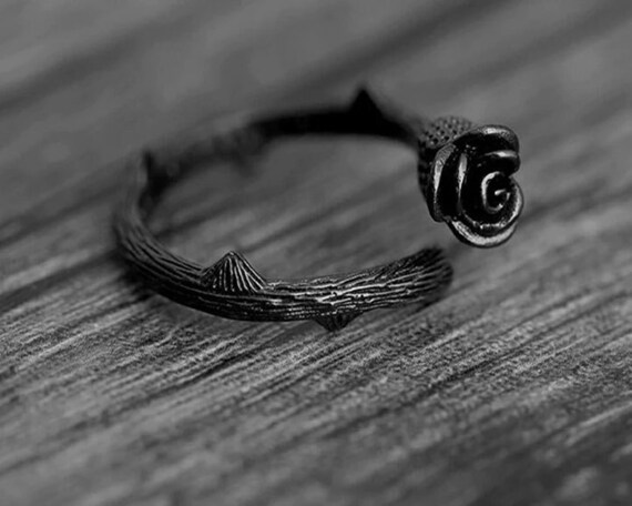 Black rose ring deals