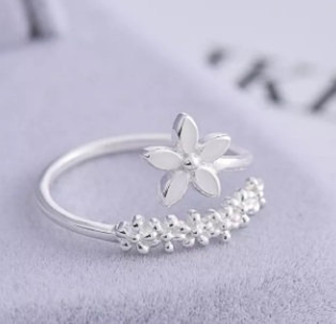 Buy Giva 925 Sterling Silver Sparkling Crown Adjustable Ring For Women And  Girls Online