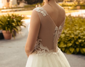 Lace wedding dress, Wedding Dress with Low Open Back, Boho Bridal Dress Flared Sleeves, Boho Chic Open Back Wedding Gown