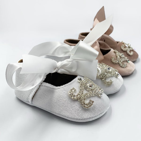 Chaussures bébé fille blanches, chaussures 1er anniversaire, chaussons bébé fille, chaussures pour berceau, chaussures nouveau-né fille, chaussures nouveau-né