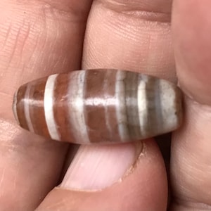 Ancient banded agate bead
