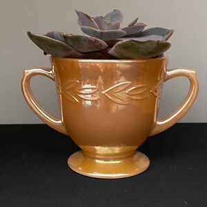 VINTAGE Anchor Hocking a very pretty peach lustre ware pot. Midcentury. 1950/60/70’s. Cup/ mug/ vase or plant pot. In very good condition.