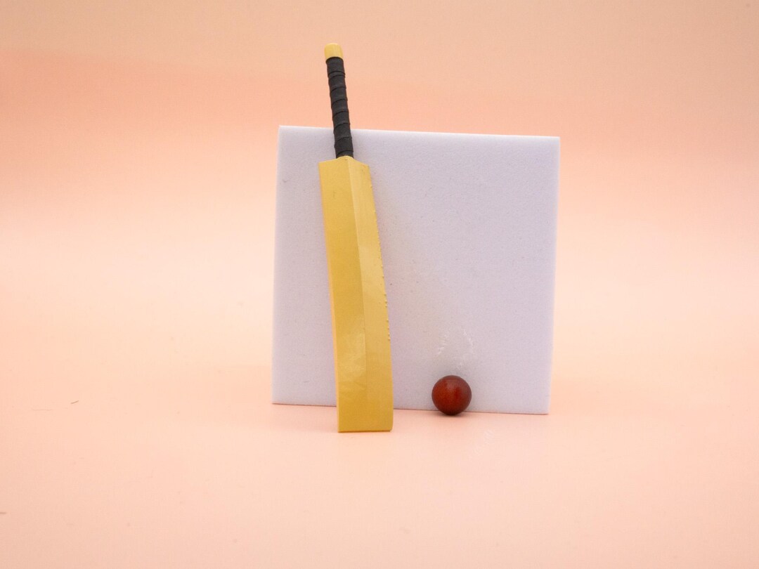 Mini Cricket 1/12th Scale Cricket Bat Ball Miniature, Tiny Animal Figurine ...