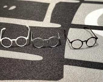 Round glasses for dolls house dolls, miniature eyewear accessory, 3D printed doll decor, tiny spectacles for dollhouse figures.