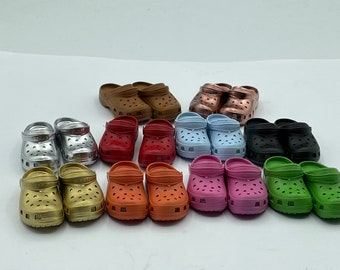 Sandals for larger male dolls