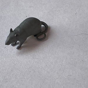 Tiny Grey Rat Figurine Ornament Small Animal Gift Cute Rodent Collectible Wildlife Display Pet Lover Ornament Nature Theme Gift